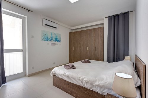Foto 4 - Idyllic 1 Bedroom Apartment in Malta
