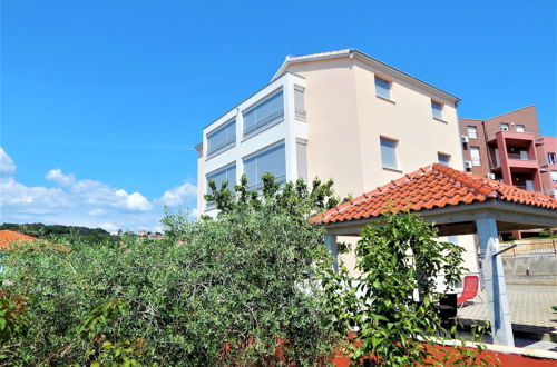 Photo 20 - Homely Apartment in Trogir near Beach