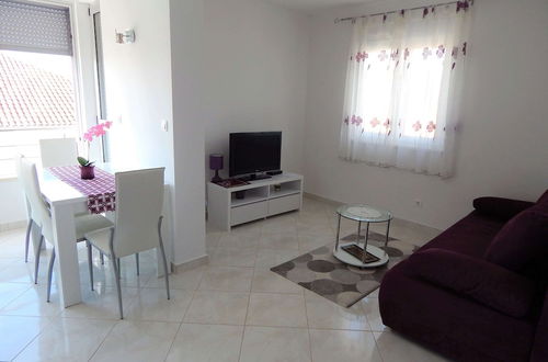 Photo 10 - Homely Apartment in Trogir near Beach