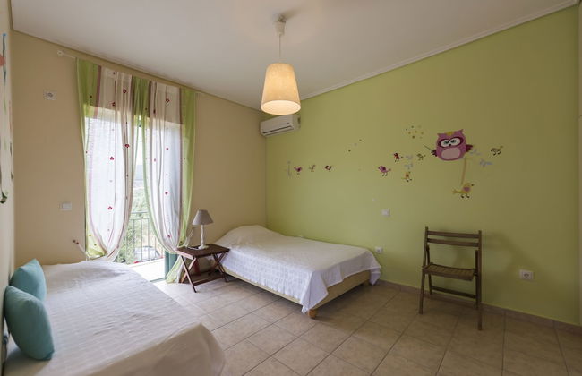 Lavender Garden Retreat - Secluded Seaside Getaway - Photo 4