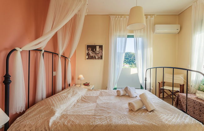 Lavender Garden Retreat - Secluded Seaside Getaway - Photo 7