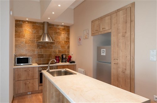 Photo 8 - Contemporary Apartment made of Wood and Stone