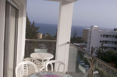 Photo 10 - 3 Bedroom Apartment with Sea View
