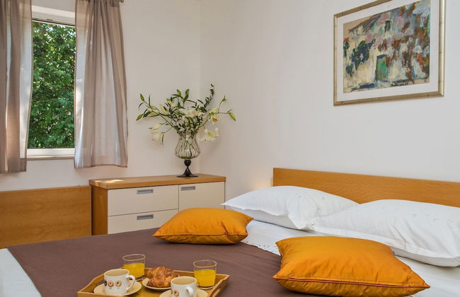 Spacious and Modern 1st Floor Apartment With Private Garage, Wi-fi - Photo 6