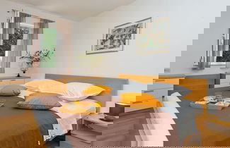 Foto 2 - Spacious and Modern 1st Floor Apartment With Private Garage, Wi-fi