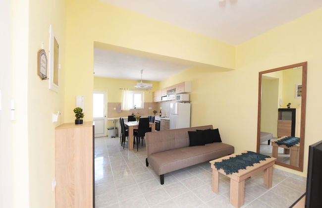 Happy Days Home Apartment and Studio - Photo 24