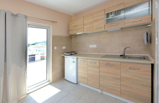 Happy Days Home Apartment and Studio - Photo 21