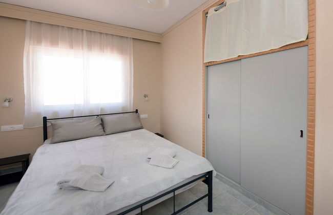 Happy Days Home Apartment and Studio - Photo 7