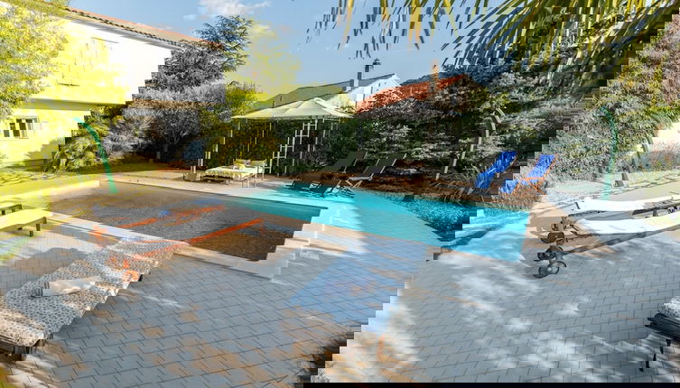 Foto 1 - Pool Villa in Sibenik Near Lake
