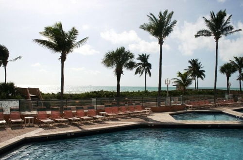 Photo 15 - Hollywood Beach Resort- Large Studio Sleeps 4