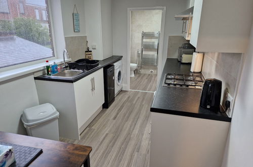 Photo 19 - Birtley's Diamond 3 bed Apt, Sleeps 6 Guests