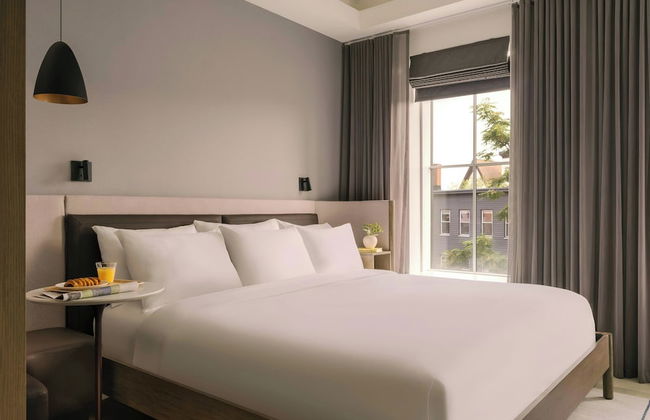 907 Main Hotel Central Square, Sonder by Marriott Bonvoy - Photo 7