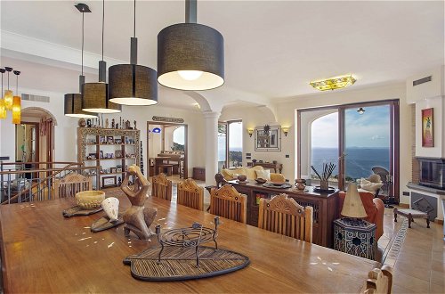 Foto 30 - Luxury Villa with breathtaking Seaview, pool, BBQ