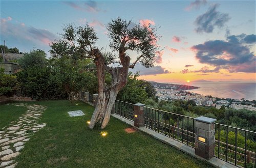 Foto 56 - Luxury Villa with breathtaking Seaview, pool, BBQ