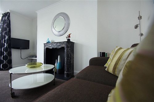 Photo 7 - New Steine Apartment Sea View by Brighton Holiday Lets