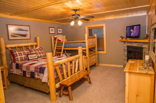 Photo 5 - Cub Creek Lodge - Three Bedroom Cabin