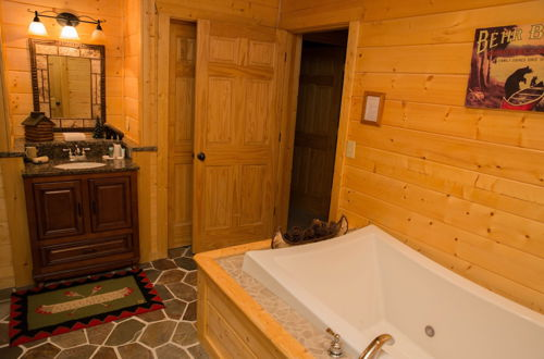 Foto 35 - Cub Creek Lodge - Three Bedroom Cabin