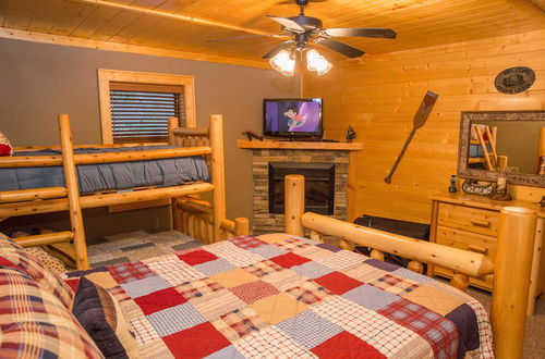 Photo 9 - Cub Creek Lodge - Three Bedroom Cabin