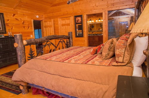 Photo 3 - Cub Creek Lodge - Three Bedroom Cabin