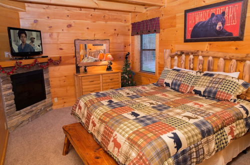 Photo 12 - Cub Creek Lodge - Three Bedroom Cabin