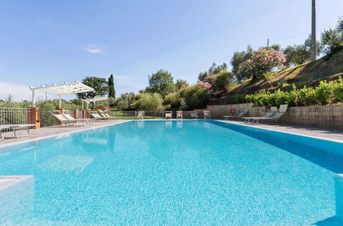 Photo 10 - Holiday Home in Volterra With Pool