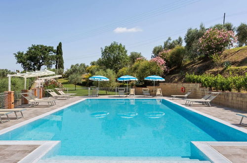 Photo 11 - Holiday Home in Volterra With Pool