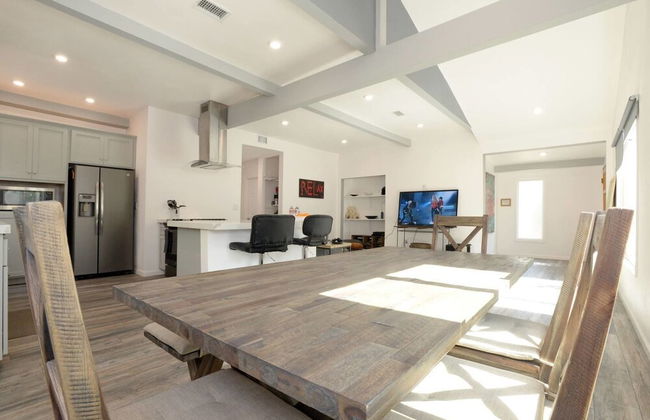 Spacious House on Melrose w Private Backyard Gym - Foto 8