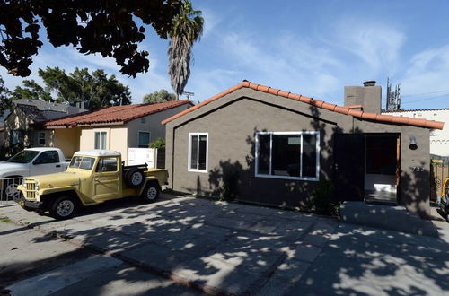 Photo 26 - Spacious House on Melrose w Private Backyard Gym