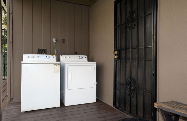 Spacious House on Melrose w Private Backyard Gym - Foto 15