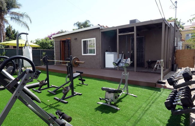 Spacious House on Melrose w Private Backyard Gym - Foto 22