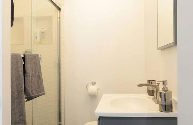 Spacious House on Melrose w Private Backyard Gym - Foto 19