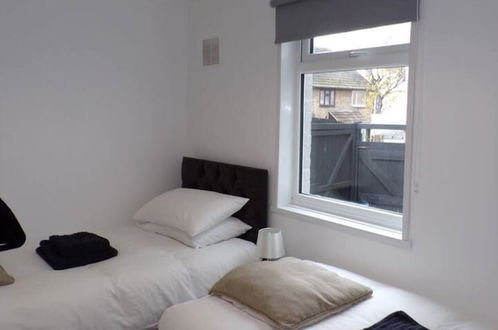 Photo 1 - Inviting 3-bed Apartment in Southend-on-sea