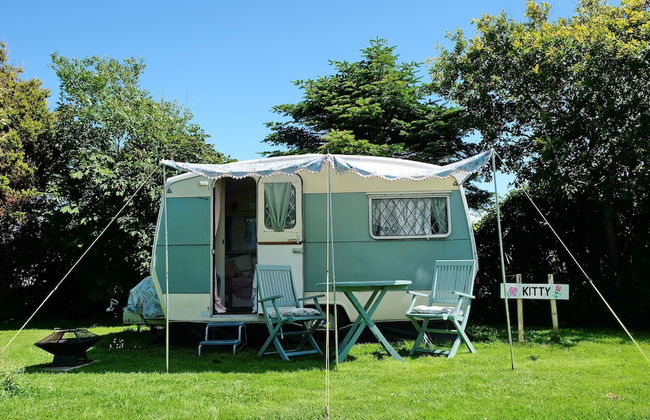 Kitty Unique 60s Caravan set in Pretty Garden - Foto 10