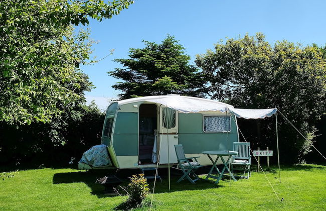 Kitty Unique 60s Caravan set in Pretty Garden - Foto 28