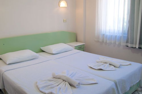 Photo 3 - Ozay Apart Hotel