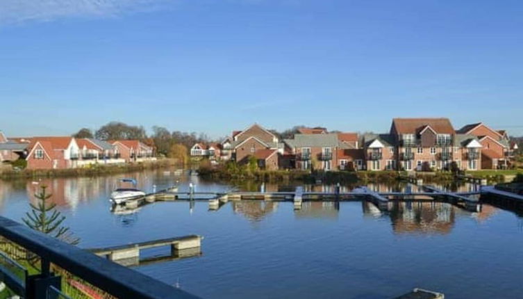 Foto 1 - Waterside Townhouse With Balcony And Marina View