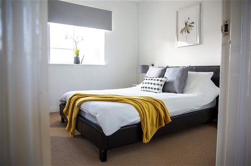 Photo 3 - Superb Apartment in Stratford Upon Avon With Free Parking & Wi-fi