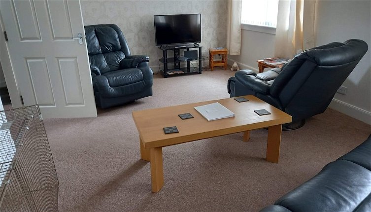 Photo 1 - Inviting, Light and Airy 3-bed Apartment in Wick