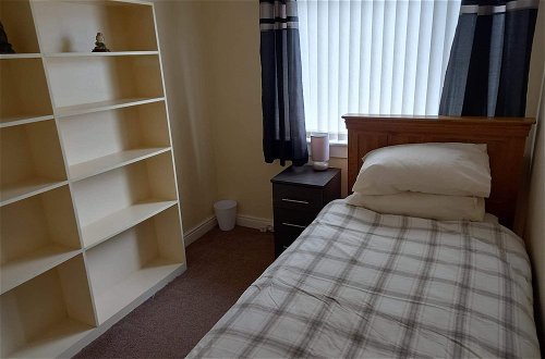 Photo 4 - Inviting, Light and Airy 3-bed Apartment in Wick