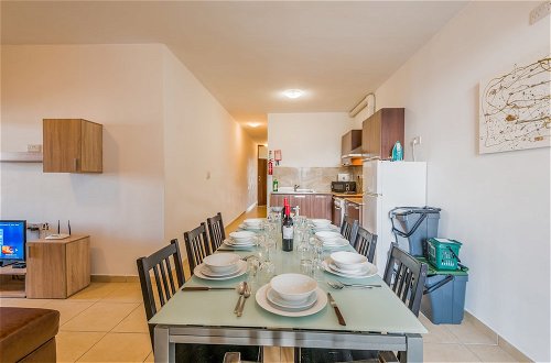 Foto 15 - Seashells Self Catering Apartment by Getaways Malta