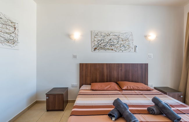 Seashells Self Catering Apartment by Getaways Malta - Foto 3