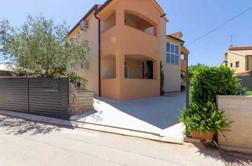 Photo 32 - Spacious Holiday Home in Peroj With Private Pool