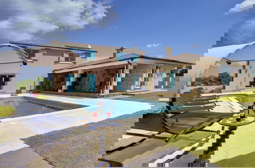 Foto 23 - Lovely Holiday Home With Private Pool