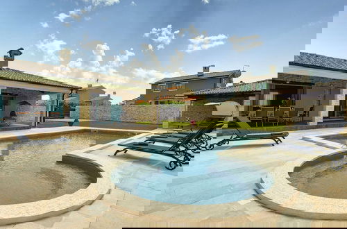 Foto 1 - Lovely Holiday Home With Private Pool