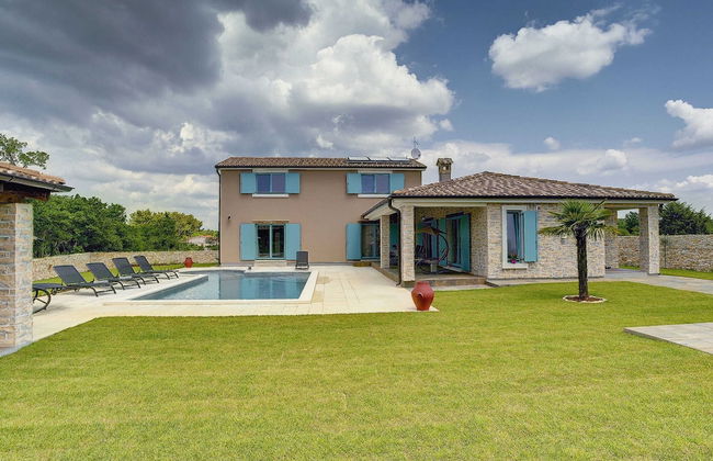Lovely Holiday Home With Private Pool - Foto 31