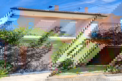 Foto 12 - Quaint Apartment With Garden in Medulin
