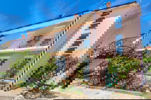 Foto 13 - Quaint Apartment With Garden in Medulin