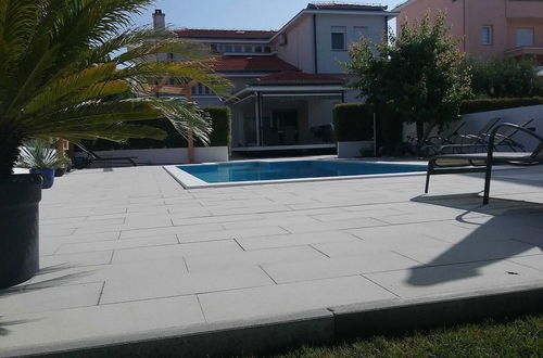 Foto 19 - Gorgeous Seaside Villa in Zadar With Swimming Pool