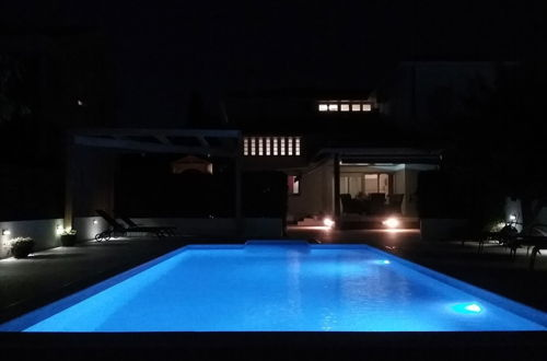 Foto 18 - Gorgeous Seaside Villa in Zadar With Swimming Pool