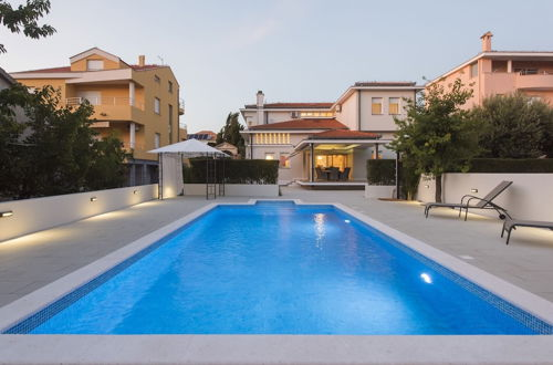 Foto 20 - Gorgeous Seaside Villa in Zadar With Swimming Pool